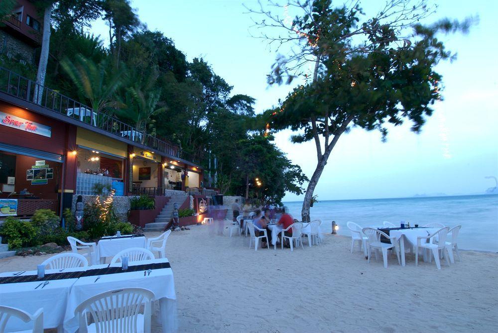 Koh Ngai Cliff Beach Resort Exterior photo