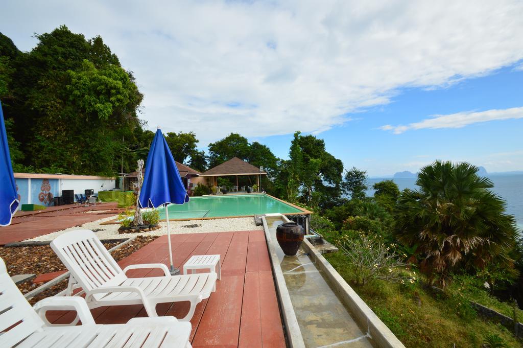 Koh Ngai Cliff Beach Resort Exterior photo