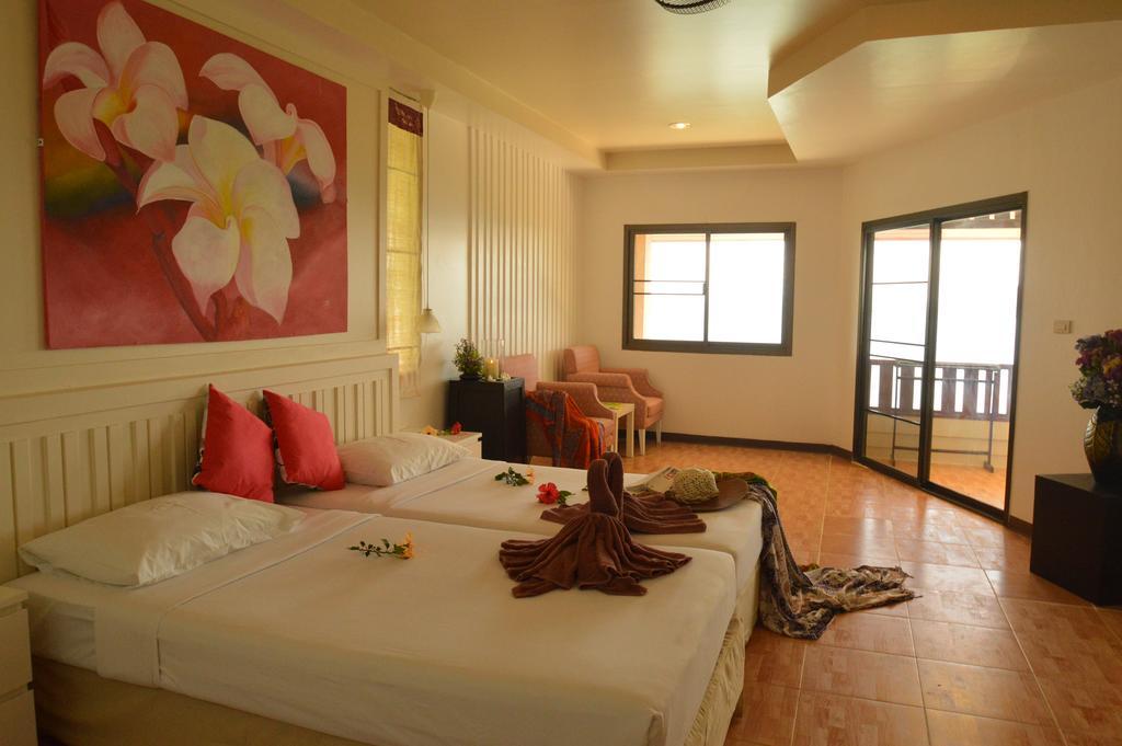 Koh Ngai Cliff Beach Resort Exterior photo