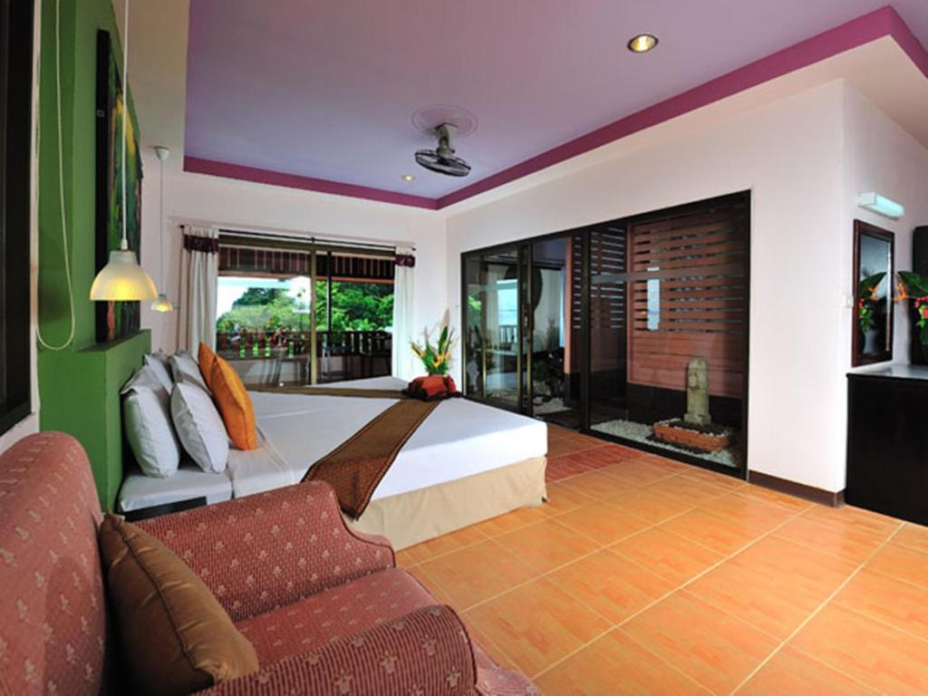 Koh Ngai Cliff Beach Resort Room photo