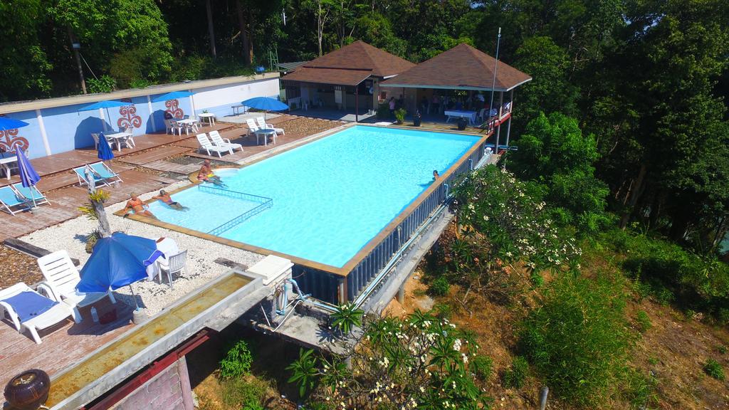 Koh Ngai Cliff Beach Resort Exterior photo