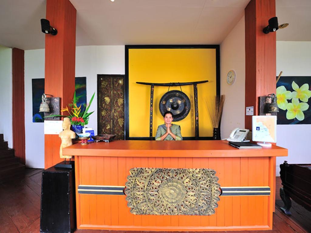 Koh Ngai Cliff Beach Resort Exterior photo