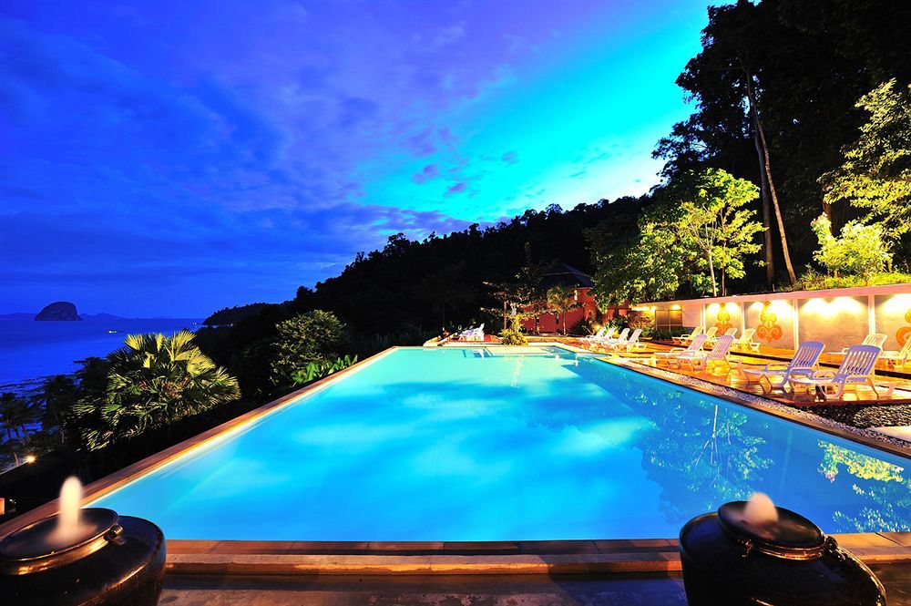 Koh Ngai Cliff Beach Resort Exterior photo