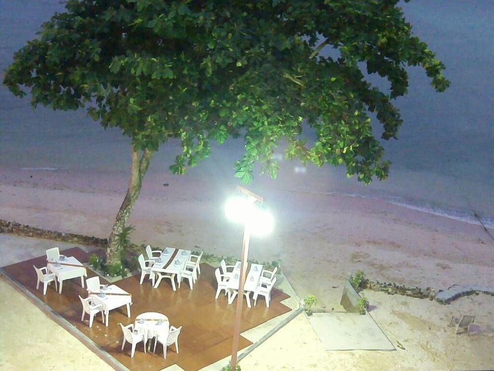 Koh Ngai Cliff Beach Resort Exterior photo