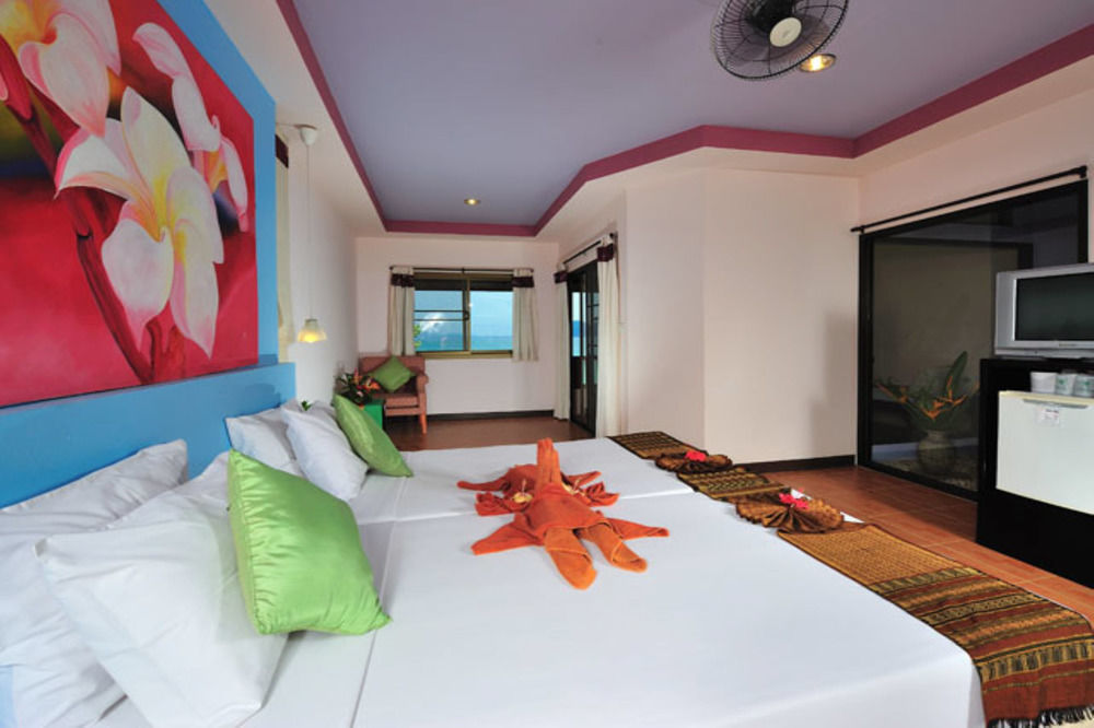Koh Ngai Cliff Beach Resort Exterior photo