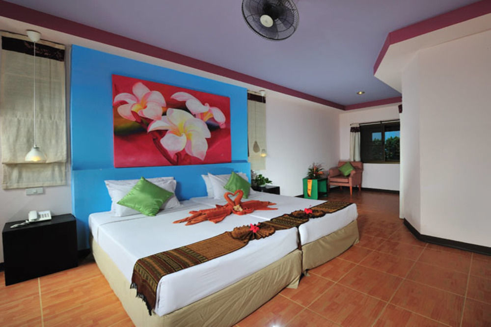 Koh Ngai Cliff Beach Resort Exterior photo