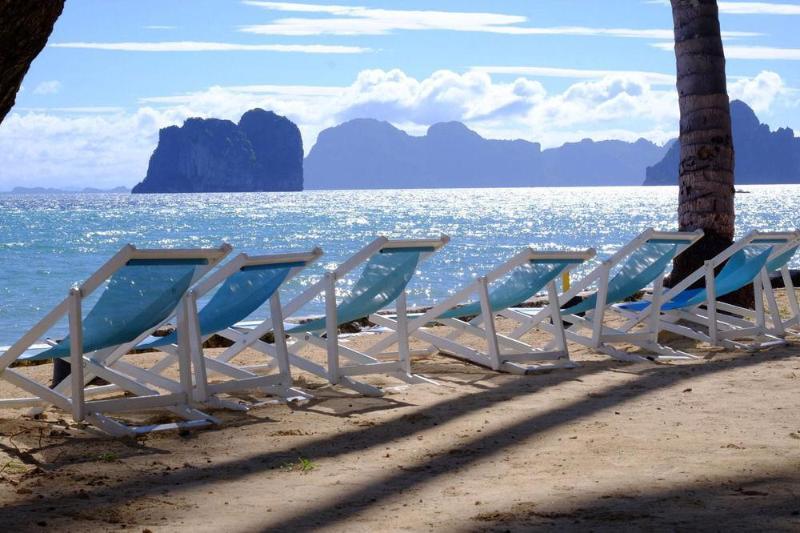 Koh Ngai Cliff Beach Resort Exterior photo