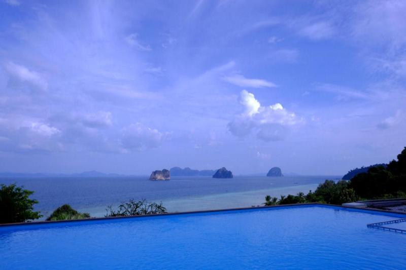 Koh Ngai Cliff Beach Resort Exterior photo